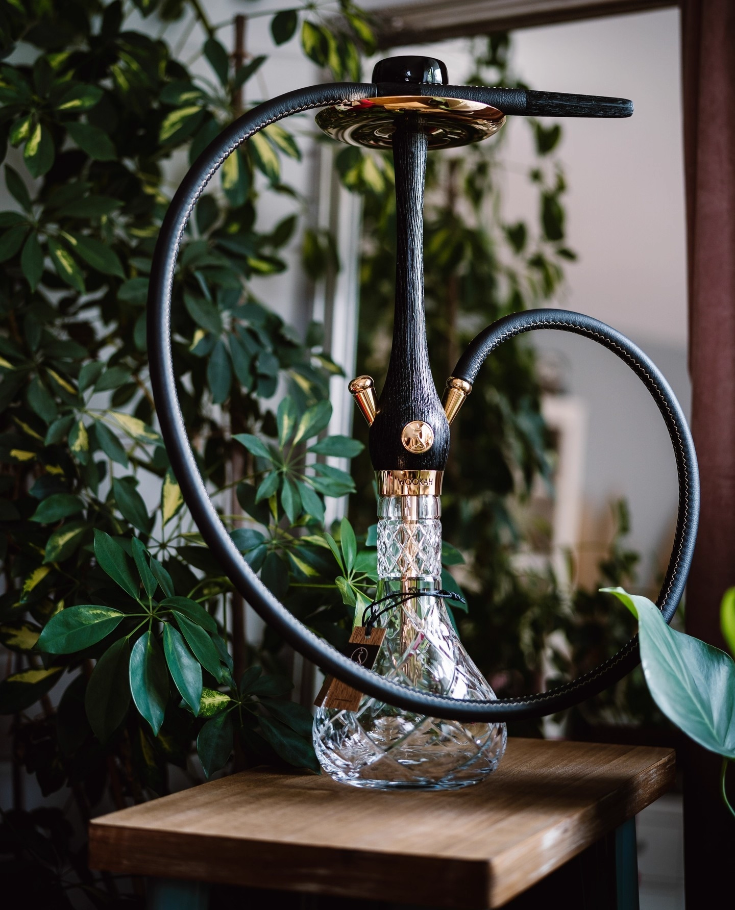 Luxury Wookah Grom Bloom Hookah – Elegant Design with Natural Wood & Glass Base